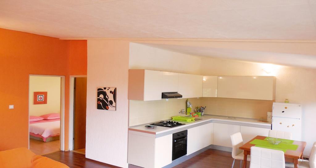 Orange Bamboo Suite Split Ngoại thất bức ảnh