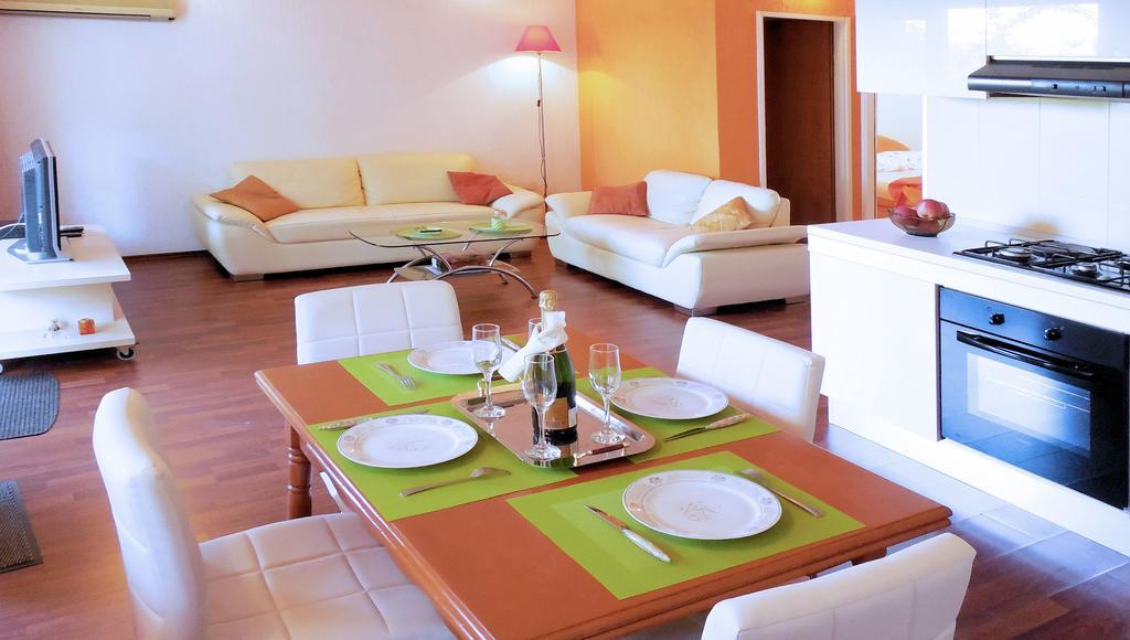 Orange Bamboo Suite Split Ngoại thất bức ảnh